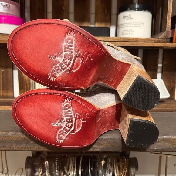 NEW FREEBIRD Taupe Bond, 8 - Picture 2 of 4